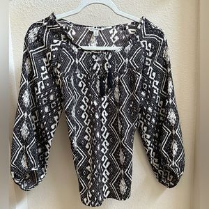 American Eagle boho style blouse, 3/4 sleeves, black & white, women’s M size